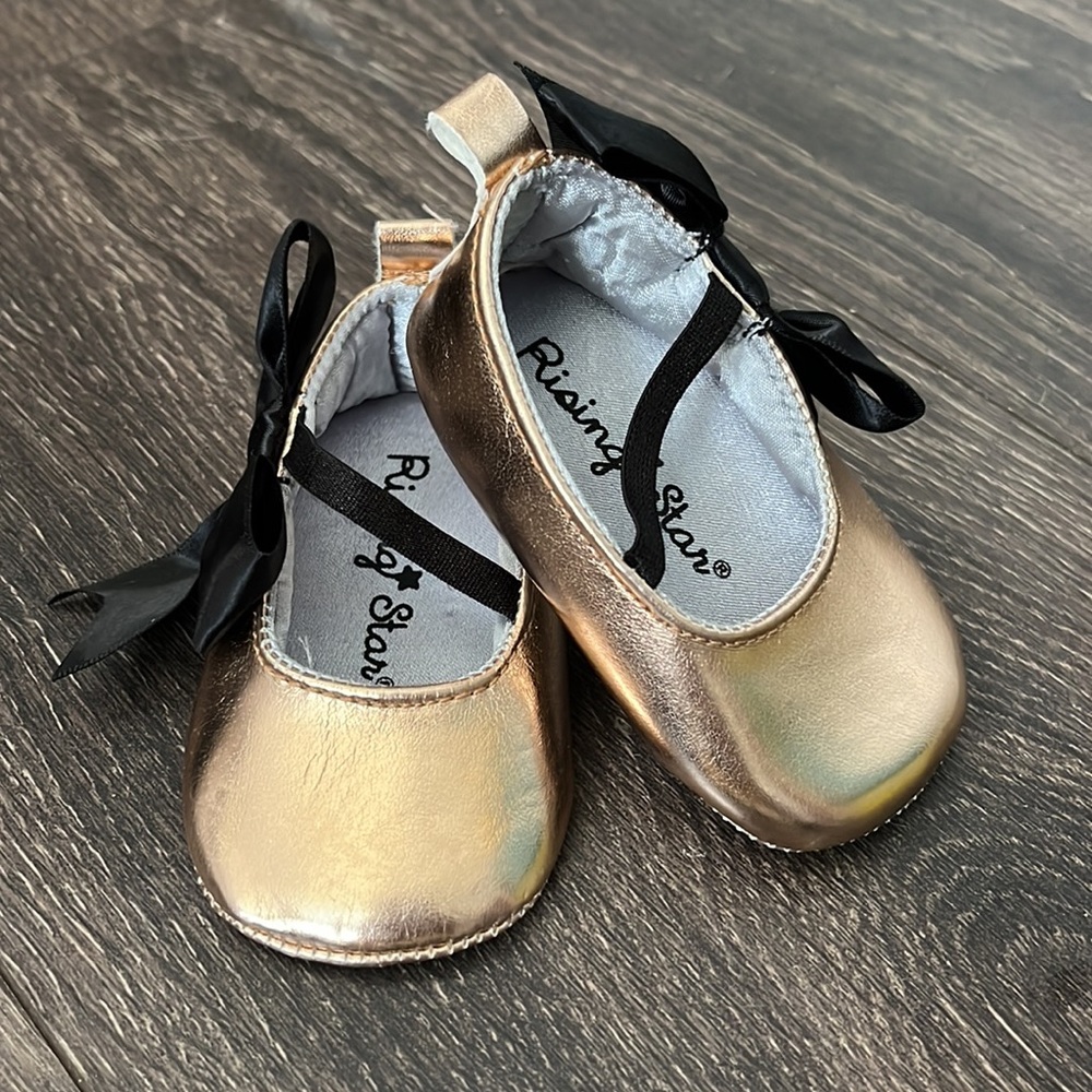 🦄 2/$7 Rising Star Baby Shoes